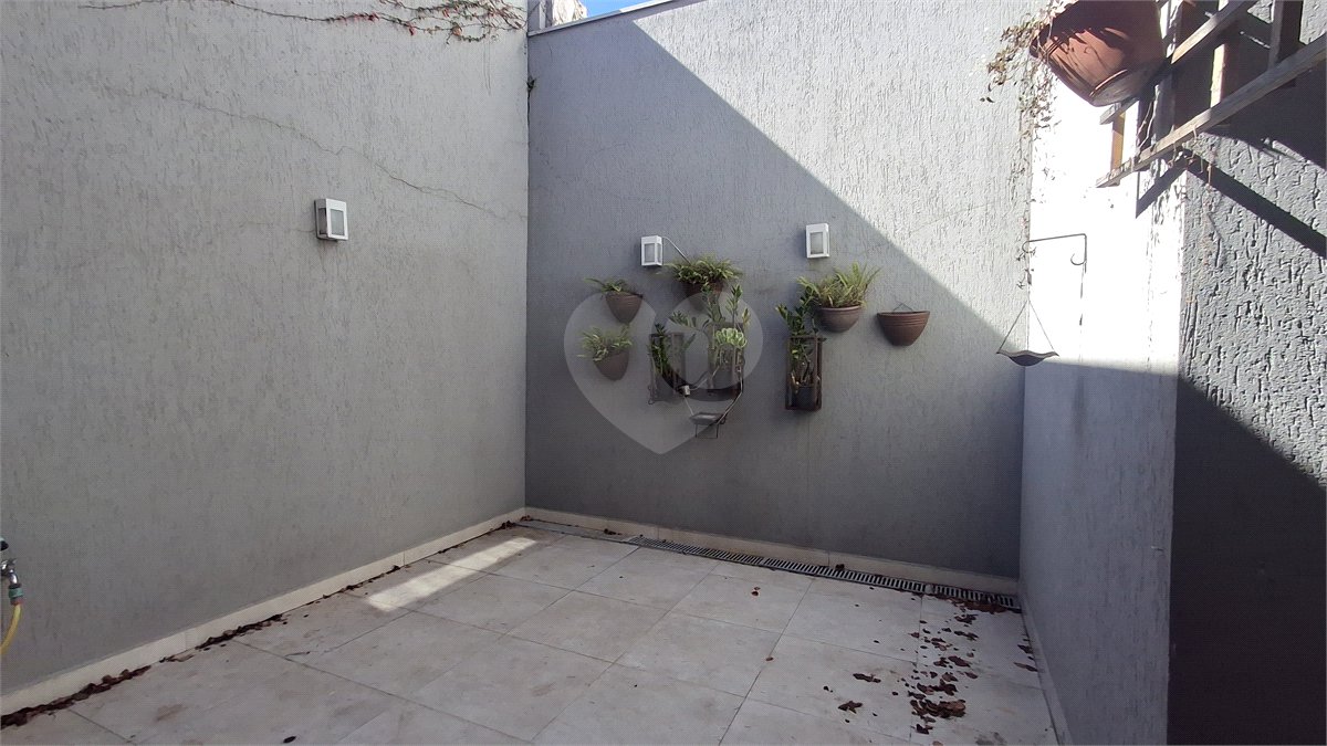 Casa de Vila à venda com 2 quartos, sendo 1 suíte, em Alto da Boa Vista, São Paulo, SP