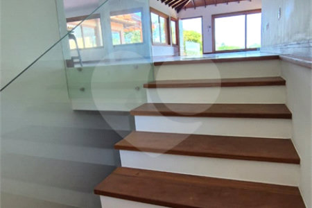 Casa à venda com 8 quartos, sendo 7 suítes, em Ferradura, Armação dos Búzios, RJ