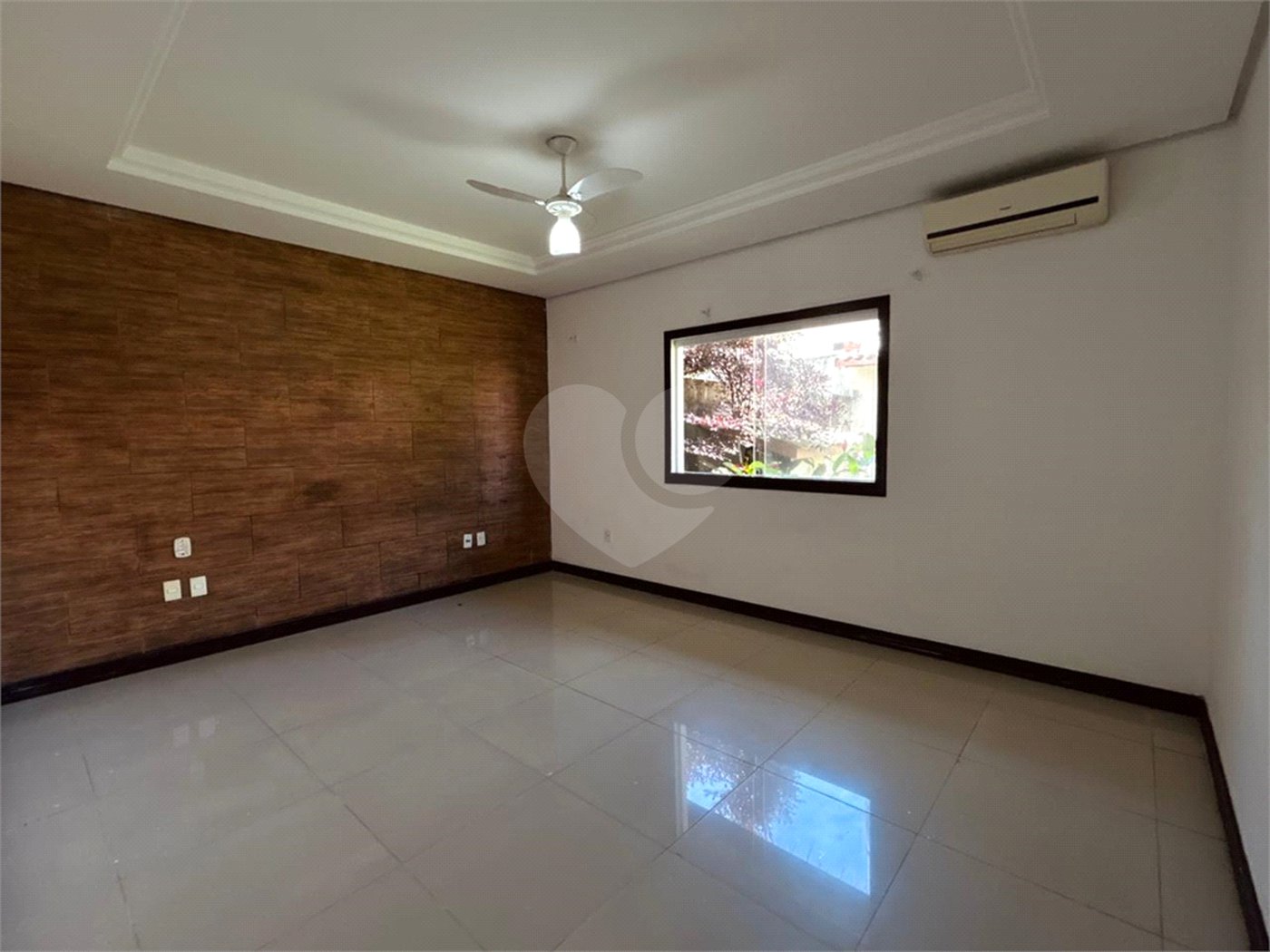 Casa à venda com 1 quarto, sendo 3 suítes,  em Outerio da Glória, Porto Seguro, BA