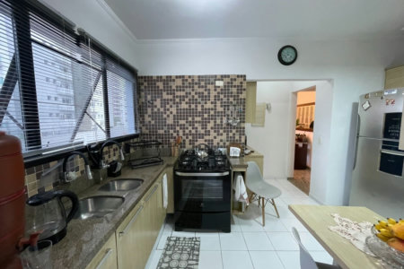 Apartamento 3 dormitórios com 2 suítes, 2 vagas demarcadas, no Embaré, Santos