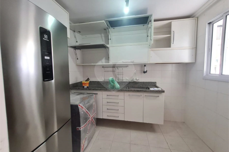 Casa à venda com 3 quartos, sendo 1 suíte, no condomínio Jardim Itatinga II, São Paulo - SP
