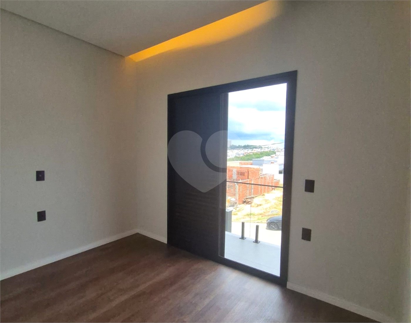 Casa à venda com 3 quartos, sendo 1 suíte, no condomínio Horto Florestal Villagio, Sorocaba - SP
