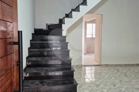 Casa à venda com 2 quartos, sendo 1 suíte,  em Vila Maricy, Guarulhos, SP