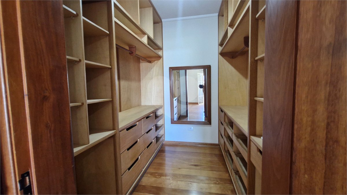 Casa sofisticada à venda em bairro nobre de Atibaia | 3 dormitórios | 408 m²
