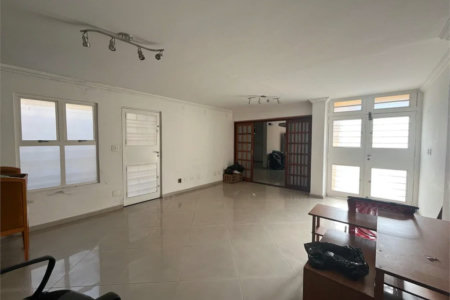 Sobrado à venda com 4 quartos, sendo 1 suíte, em Vila Cordeiro, São Paulo, SP