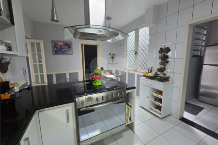 Casa à venda com 5 quartos, sendo 2 suítes, em Tijuca, Rio de Janeiro, RJ
