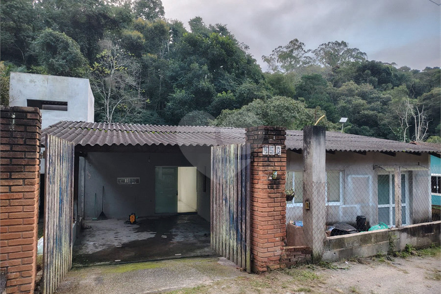 Casa à venda com 3 quartos, sendo 1 suíte, em Roseira, Mairiporã, SP