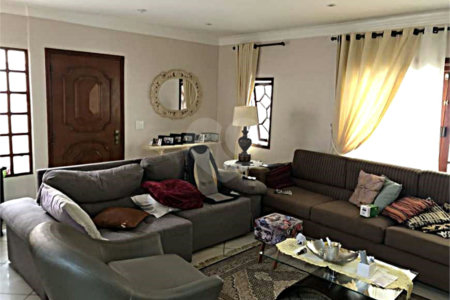 Casa Térrea à venda com 3 quartos, sendo 1 suíte, em Santana, São Paulo, SP