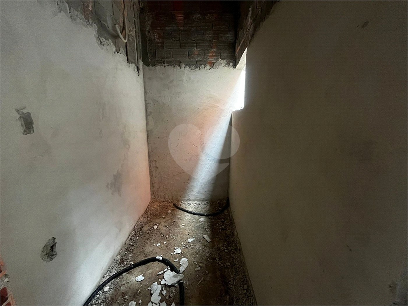 Casa à venda com 3 quartos, sendo 1 suíte, no condomínio Residencial Tivolli, Itapetininga - SP