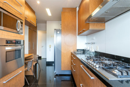 Apartamento à venda com 3 suítes em Vila Nova Conceição, São Paulo, SP