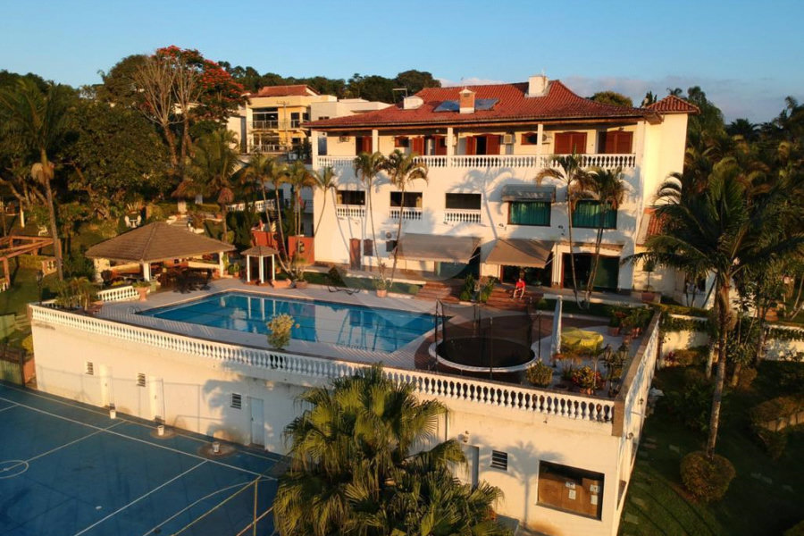 Casa à venda com 8 quartos, sendo 5 suítes, em Serra da Cantareira, Mairiporã, SP