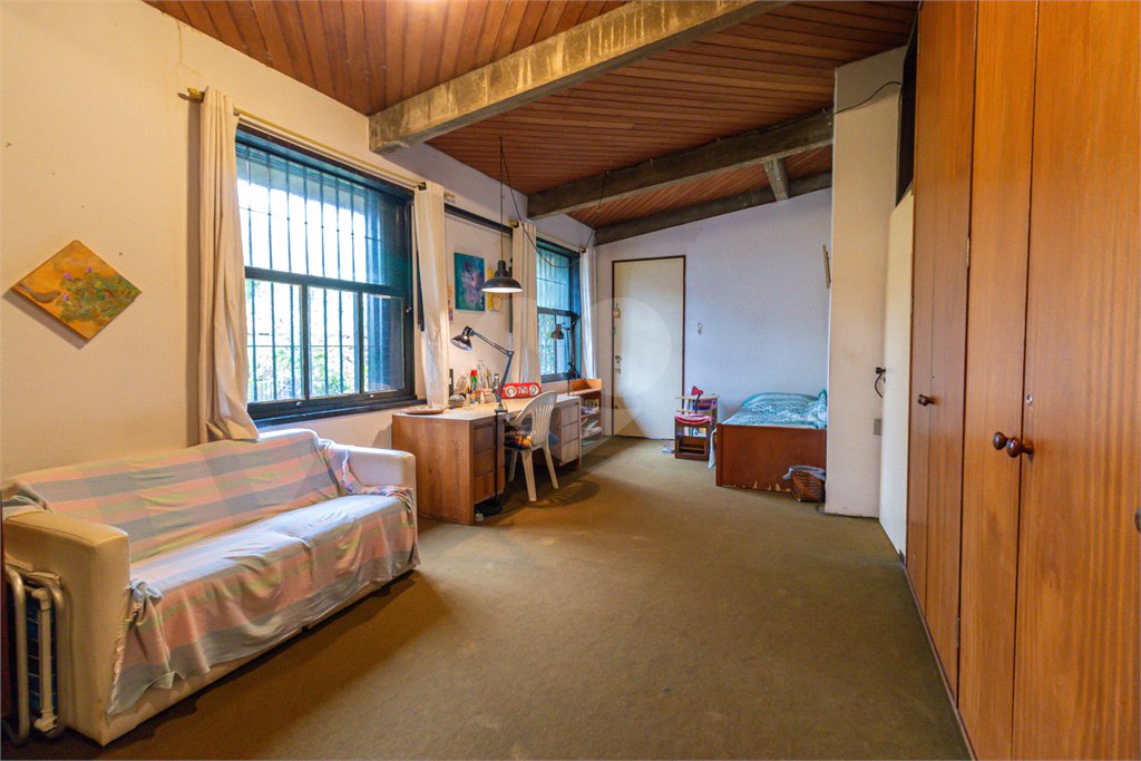 Casa à venda com 4 quartos, sendo 2 suítes, em Jardim Prudência, São Paulo, SP