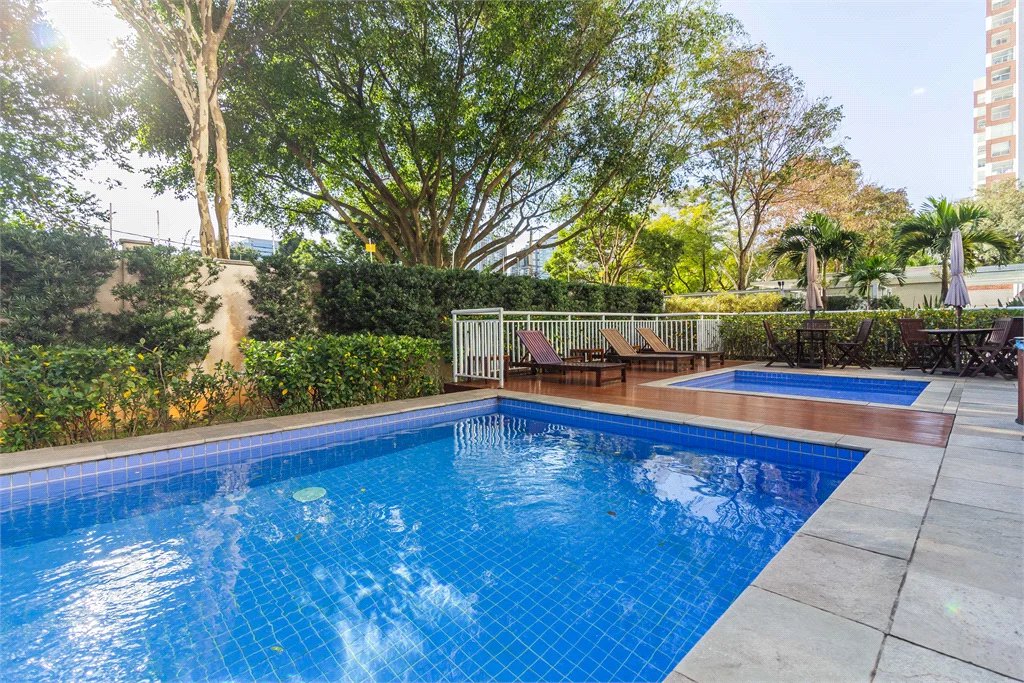 Apartamento à venda com 3 suítes em Vila Cordeiro, São Paulo, SP