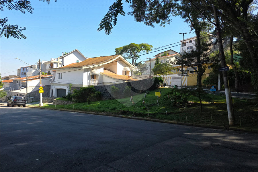 Sobrado à venda com 3 suítes em Jardim França, São Paulo, SP