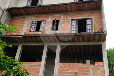 Casa à venda com 4 quartos, sendo 2 suítes, em Campo Grande, Rio de Janeiro, RJ