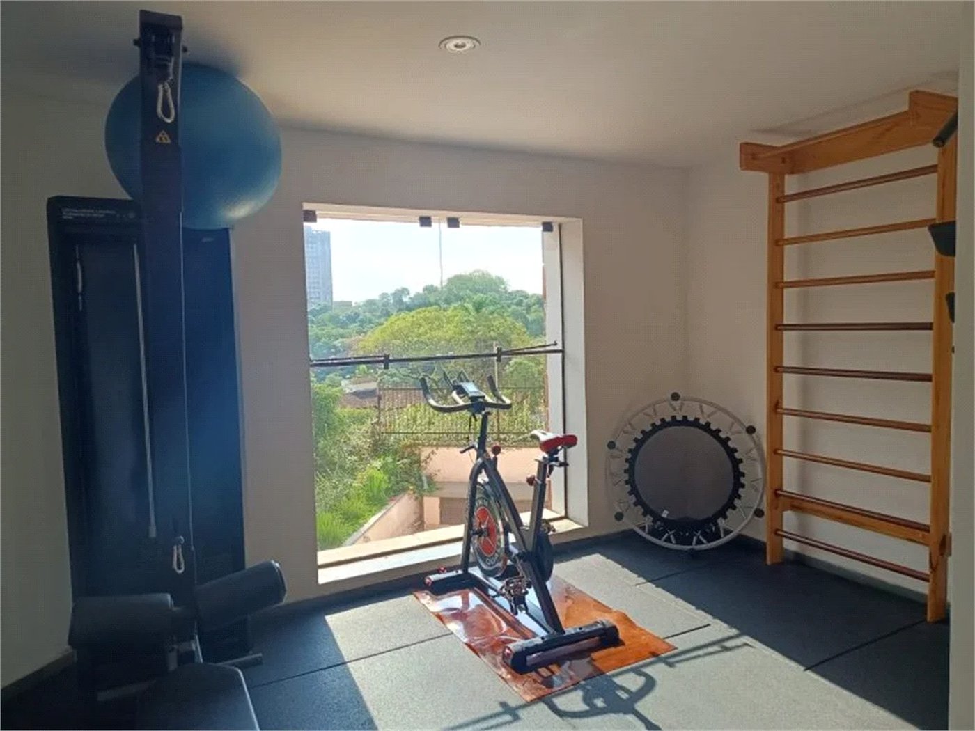Apartamento à venda com 3 suítes em Vila Suzana, São Paulo, SP