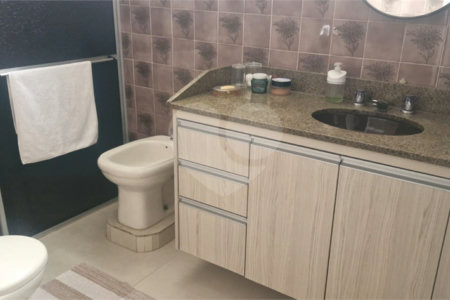 Casa Térrea à venda com 5 quartos, sendo 1 suíte, em Vila Mafra, São Paulo, SP