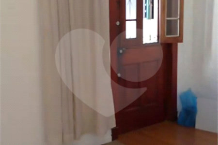 Charme e Praticidade na Vila Mariana: Sobrado com 2 Suítes e Excelente Localização!