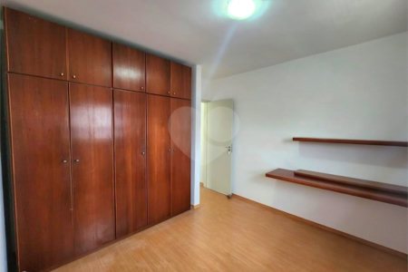 Casa à venda com 3 quartos, sendo 1 suíte,  em Jardim Celeste, São Paulo, SP