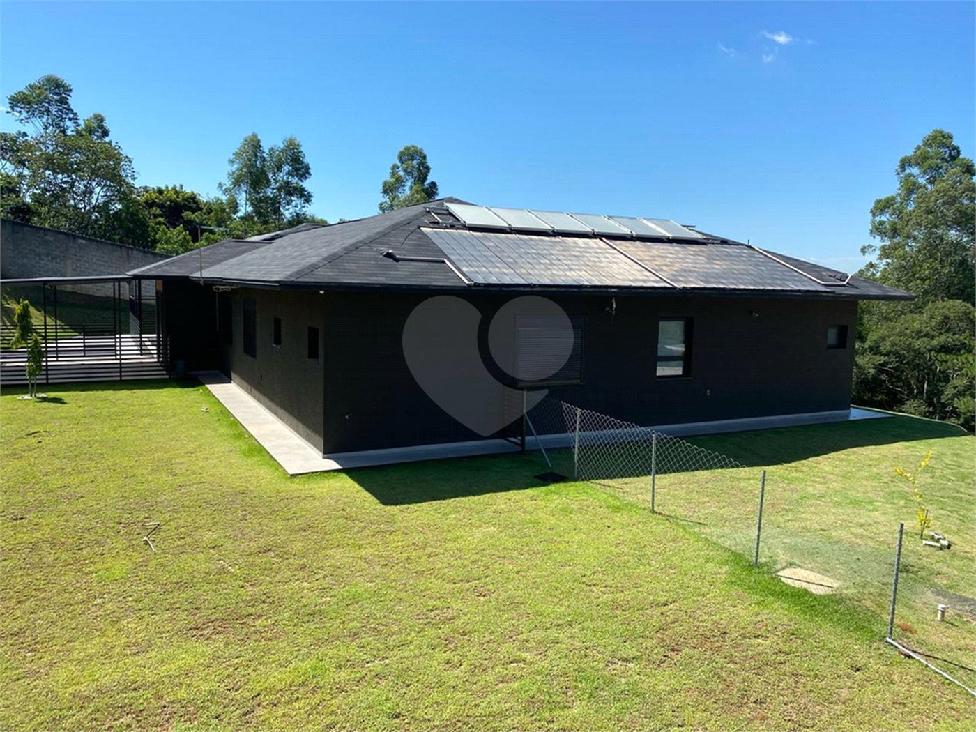 Casa à venda com 4 quartos, sendo 3 suítes,  no condomínio Jardim das Palmeiras, Bragança Paulista - SP