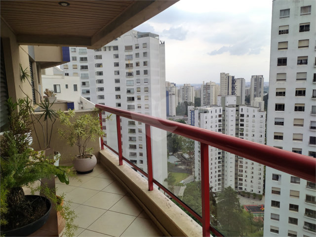 Apartamento à venda com 3 suítes em Morumbi, São Paulo, SP