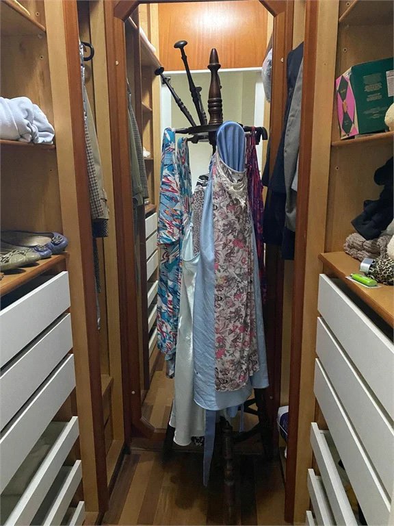 Apartamento à venda com 4 quartos, sendo 3 suítes,  em Vila Morumbi, São Paulo, SP