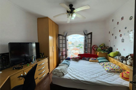 Casa à venda com 3 quartos, sendo 1 suíte,  em Vila Nivi, São Paulo, SP