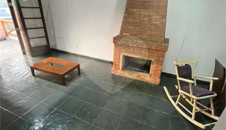 Sobrado à venda ou para alugar com 3 quartos, sendo 2 suítes,  em Arujázinho Iv, Arujá, SP
