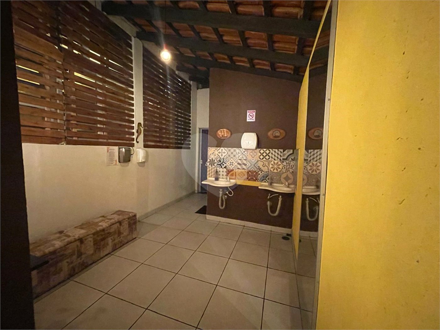 Sobrado à venda com 2 quartos, sendo 1 suíte, em Estância Balneária Hawai, Caraguatatuba, SP