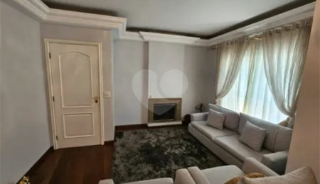 Casa à venda com 3 quartos, sendo 2 suítes,  no condomínio Vila Borghese, São Paulo - SP