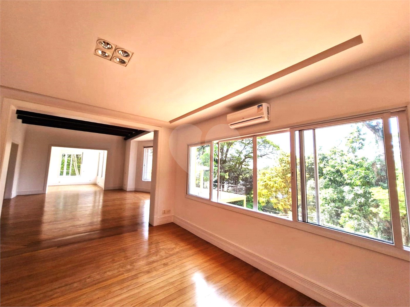 Casa à venda com 4 suítes no condomínio Chácara Flora, São Paulo - SP