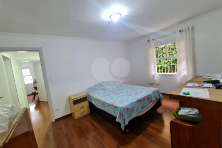 Casa Térrea à venda com 4 quartos, sendo 1 suíte, em Interlagos, São Paulo, SP