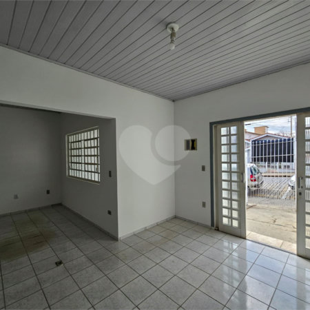 Casa à venda com 2 quartos, sendo 1 suíte, no Centro, Atibaia, SP