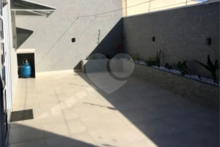 Casa à venda com 3 quartos, sendo 1 suíte, em Vila Batista, Bragança Paulista, SP