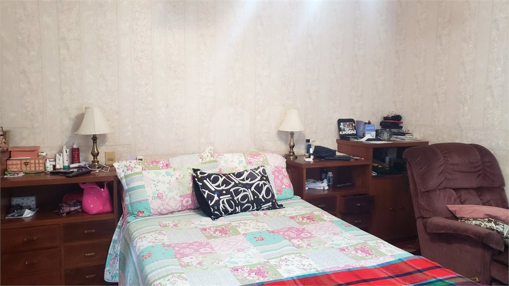 Sobrado à venda com 4 quartos, sendo 2 suítes, em Jardim Marajoara, São Paulo, SP