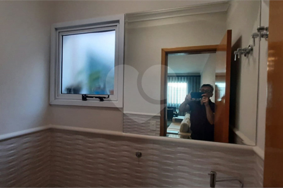 Casa à venda com 3 quartos, sendo 2 suítes, no condomínio Mário Araújo, São Paulo - SP
