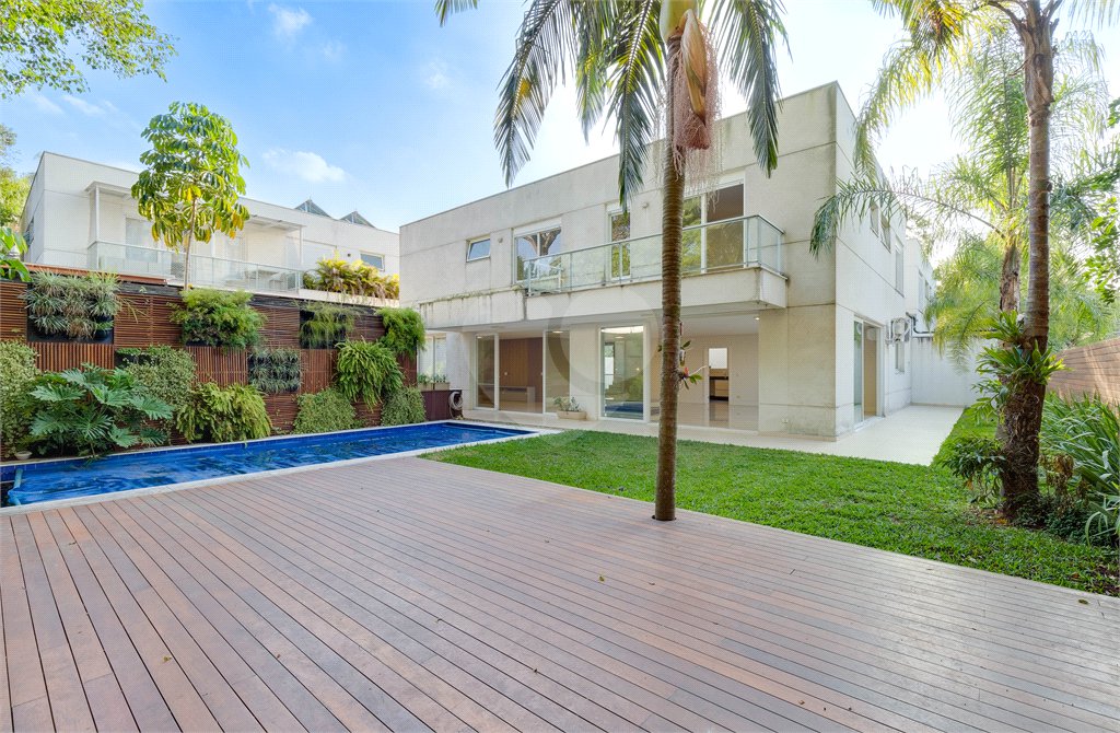 Casa à venda com 4 suítes no condomínio Porto Fino, São Paulo - SP