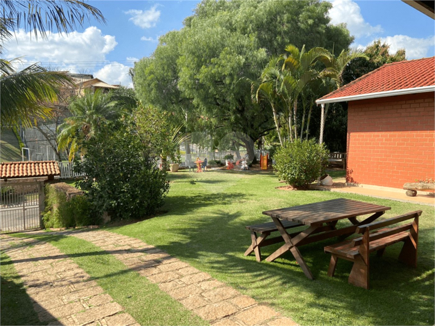 Casa à venda com 4 quartos, sendo 2 suítes, no condomínio Jardim do Ribeirão II, Itupeva - SP