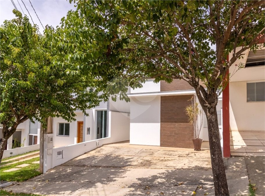 Casa à venda com 3 quartos, sendo 1 suíte, no condomínio Golden Park Residence II, Sorocaba - SP