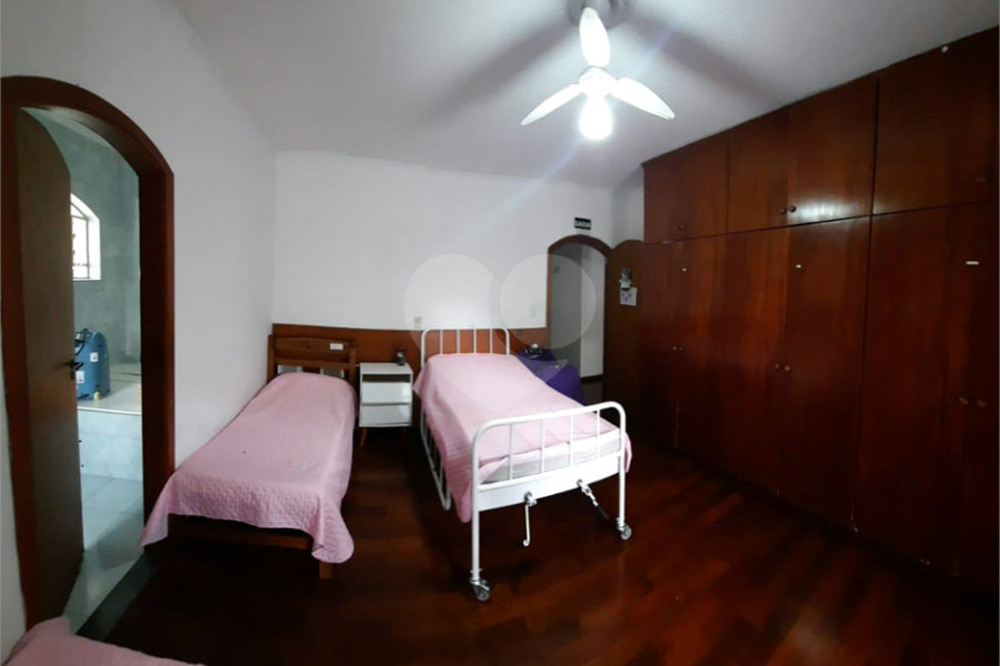 Sobrado à venda com 10 quartos, sendo 3 suítes, em Tremembé, São Paulo, SP