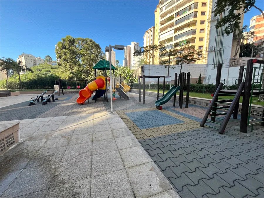 Apartamento à venda com 4 quartos, sendo 2 suítes, em MORUMBI, São Paulo, SP