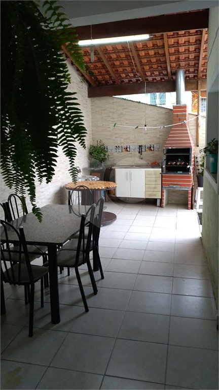 Sobrado à venda com 5 quartos, sendo 4 suítes, em Horto, São Paulo, SP