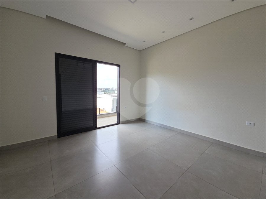 Casa à venda com 3 quartos, sendo 1 suíte, no condomínio Helena Maria, Sorocaba - SP