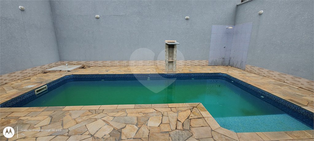 Sobrado à venda com 3 suítes em Jardim das Palmeiras, Atibaia, SP