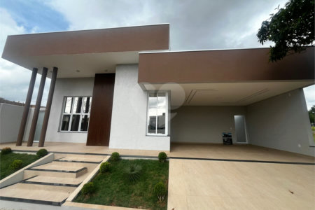 Casa à venda com 3 suítes em Vila Popular, Itapetininga, SP