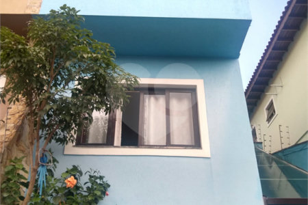 Sobrado à venda com 3 quartos, sendo 1 suíte,  em Vila do Castelo, São Paulo, SP