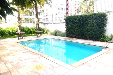 Apartamento 192m² à venda na Aclimação com 3 suítes e 3 vagas.