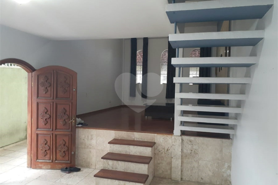 Sobrado à venda com 4 quartos, sendo 2 suítes, em Tremembé, São Paulo, SP