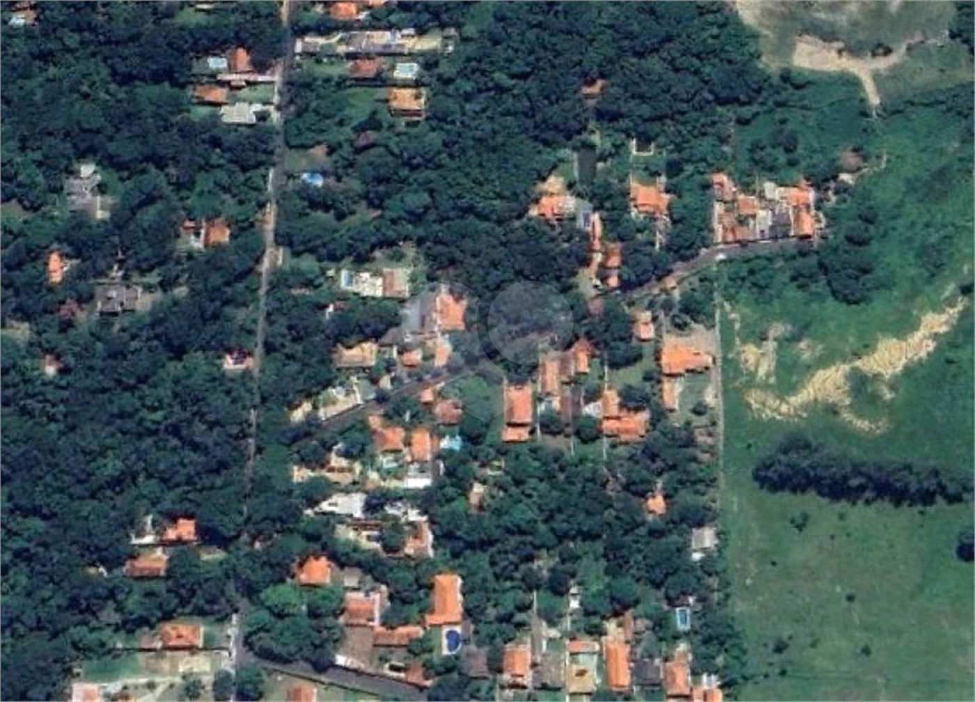 Casa à venda com 5 quartos, sendo 4 suítes, no condomínio Chácaras Flórida, Itu - SP