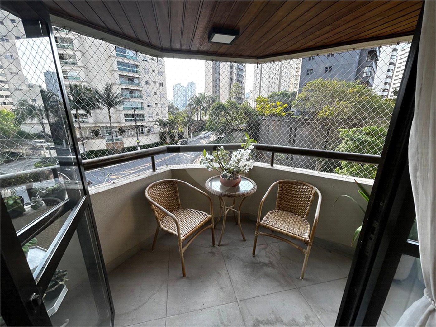 Apartamento à venda com 3 quartos, sendo 1 suíte,  em Vila Andrade, São Paulo, SP
